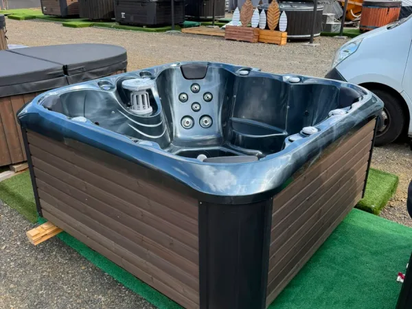 TOPÁZ 4+3 SZEMÉLYES DÉZSA PRÉMIUM AKRIL 3 KW ELEKTROMOS FŰTÉSSEL