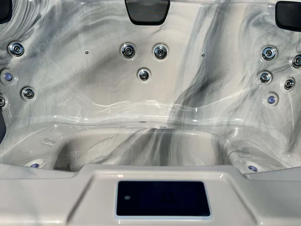 Grande 8 személyes Négyszögletes akril 8 személyes dézsafürdő GECKO 3 KW elektromos fűtéssel