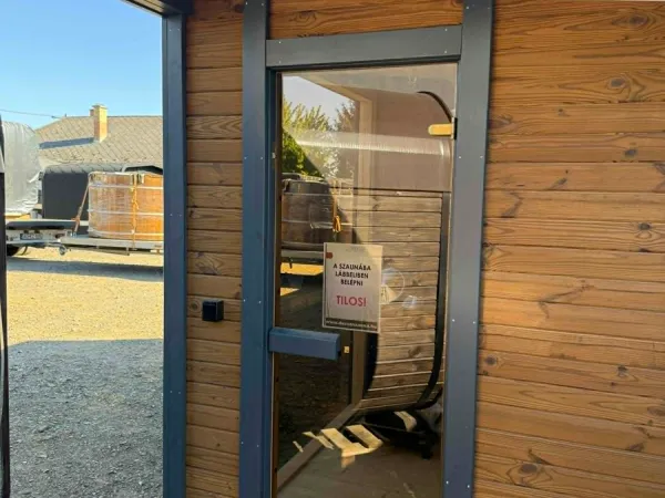 MODUL LUX SAUNA 4-6 FŐ RÉSZÉRE KÜLSŐ TŰZTERŰ FATÜZELÉSŰ KÁLYHÁVAL