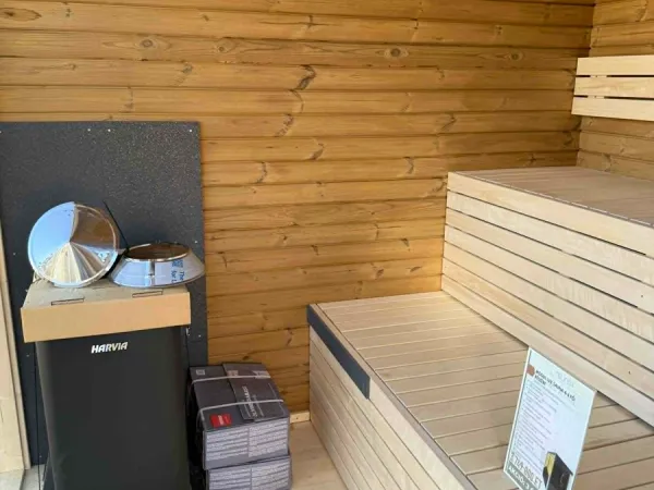 MODUL LUX SAUNA 4-6 FŐ RÉSZÉRE KÜLSŐ TŰZTERŰ FATÜZELÉSŰ KÁLYHÁVAL