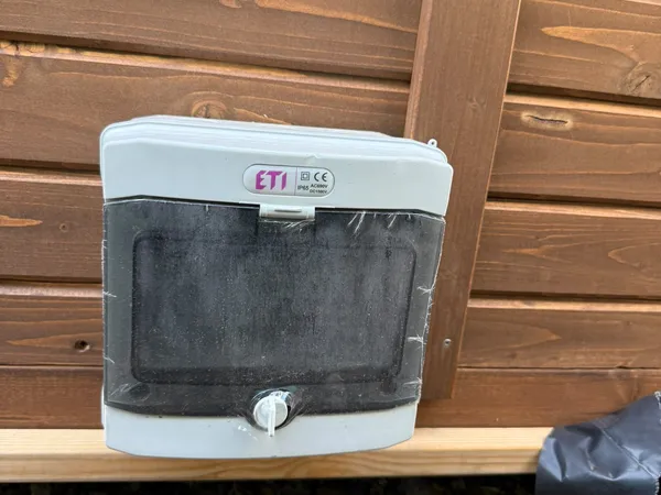 6 SZEMÉLYES VIP LUX SZAUNA – ELEKTROMOS KÁLYHÁVAL