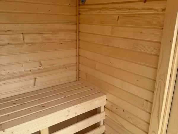 4 SZEMÉLYES BOXY SZAUNA – HARVIA M3 FATÜZELÉSŰ KÁLYHÁVAL