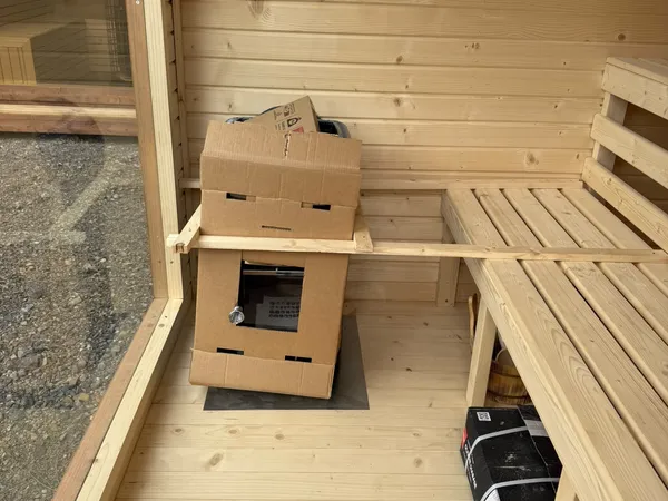 4 SZEMÉLYES BOXY SZAUNA – HARVIA M3 FATÜZELÉSŰ KÁLYHÁVAL