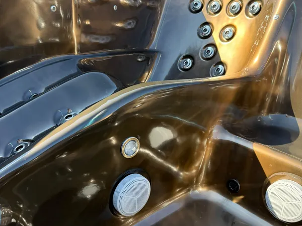 OPAL – 6 SZEMÉLYES PRÉMIUM USA AKRIL DÉZSAFÜRDŐ BELSŐ FATÜZELÉSŰ KÁLYHÁVAL