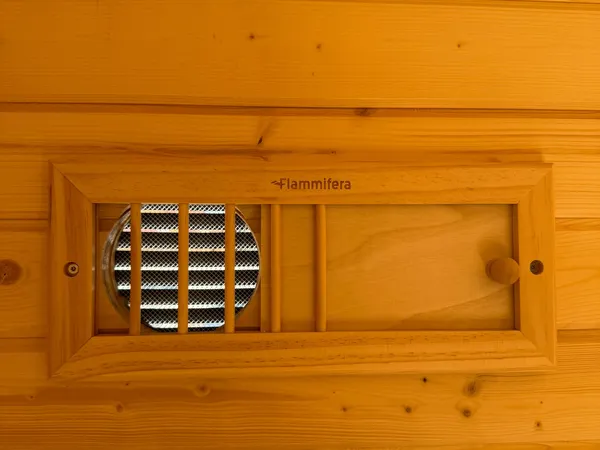 6 SZEMÉLYES VIP LUX SZAUNA – ELEKTROMOS KÁLYHÁVAL