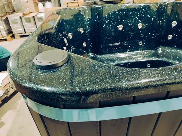 ZANZIBAR 6 személyes​ GLITTERES üvegszálas dézsafürdő KÜLSŐ KÁLYHÁVAL, WELLNESS csomagban