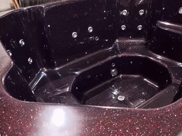 ZANZIBAR 6 személyes​ GLITTERES üvegszálas dézsafürdő KÜLSŐ KÁLYHÁVAL, WELLNESS csomagban